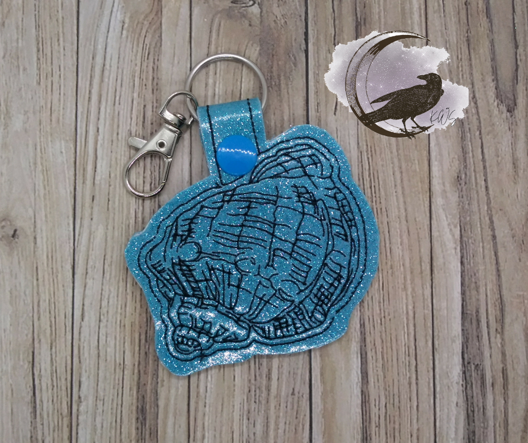 Sea Shell Snap Tab & Eyelet Fob
