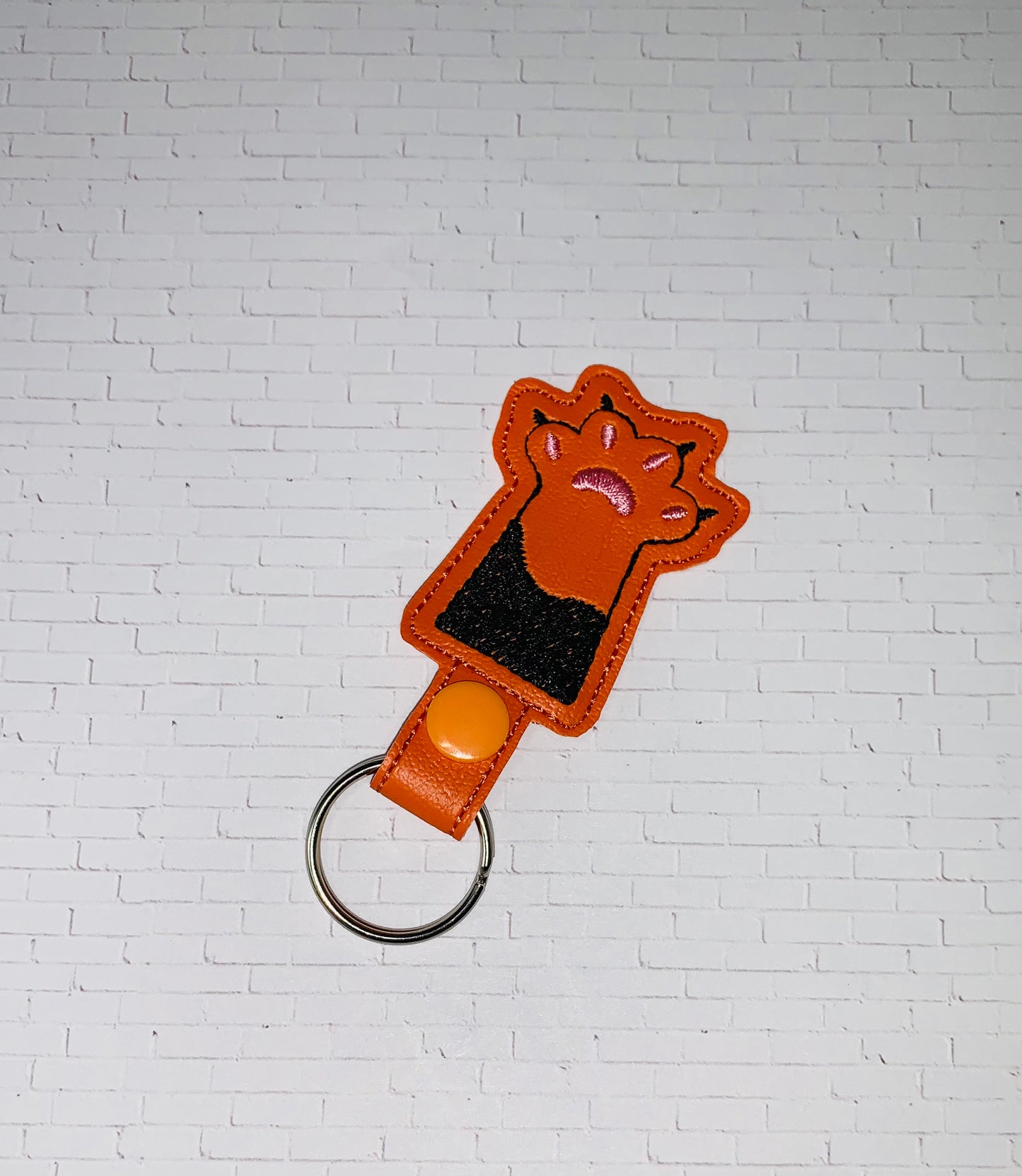 Toe Beans Snap Tab & Eyelet Fob