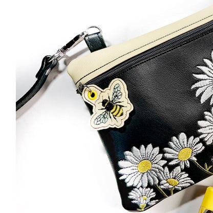 Bee Eyelet Fob
