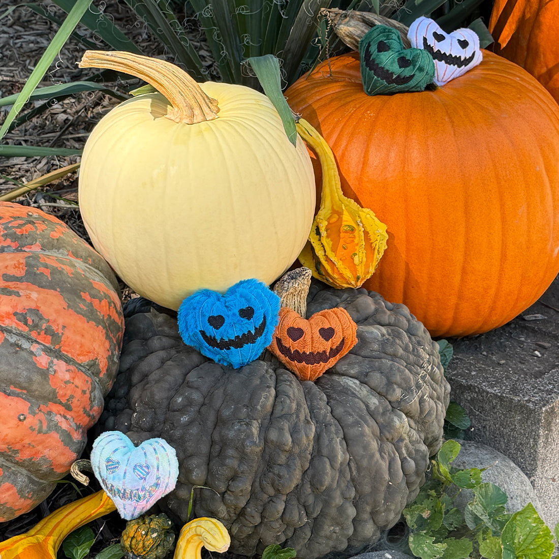 Pumpkin heart plushie Halloween ITH embroidery design, cute heart-shaped pumpkin plush