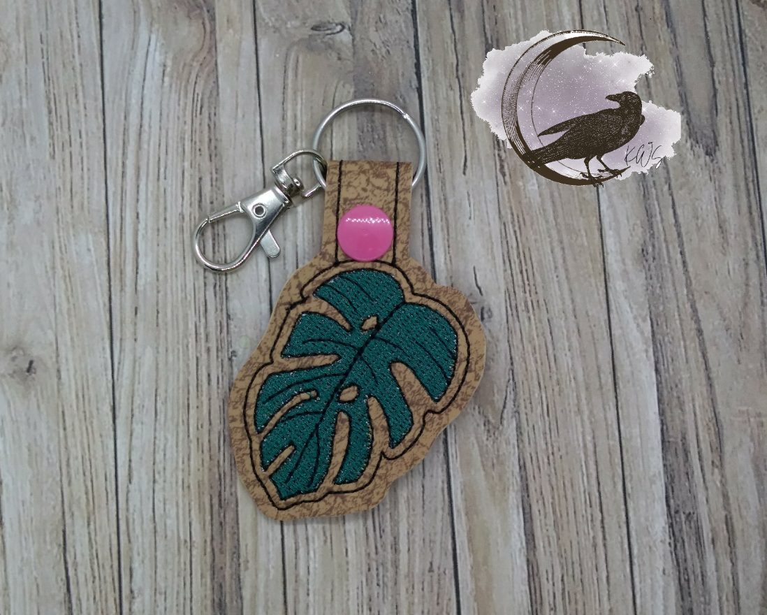 Leaf Snap Tab & Eyelet Fob